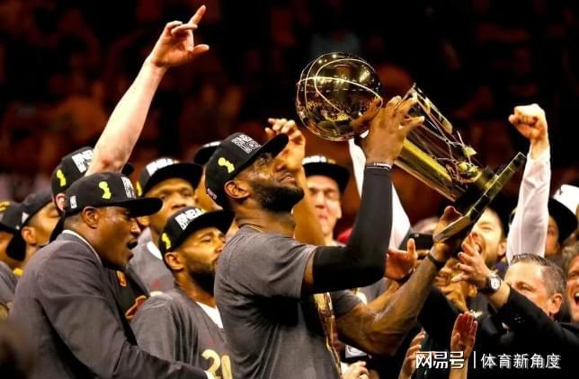 湖人计划为里夫斯送上5年2.4亿顶薪合同 希望交易