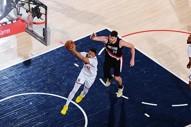 开拓者力克快船 米勒16+3助球队止住颓势