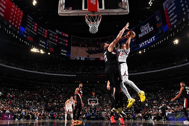 开拓者力克快船 米勒16+3助球队止住颓势