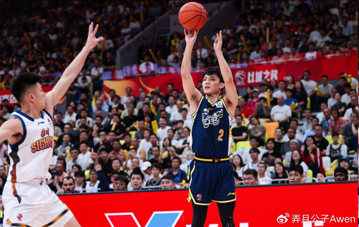 杜锋用人策略遭质疑 张皓嘉出场时间远超新人