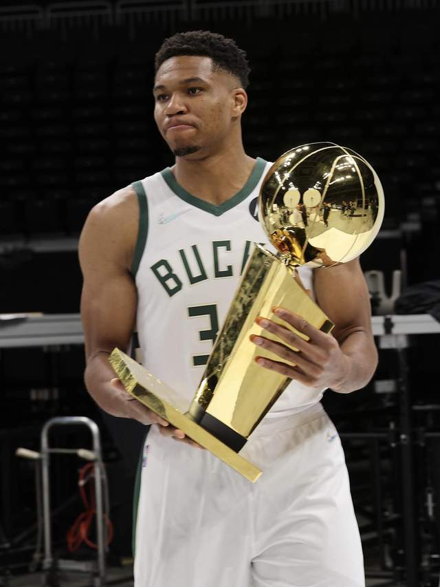 字母哥与雄鹿决裂：伤病分歧引发球队信任危机