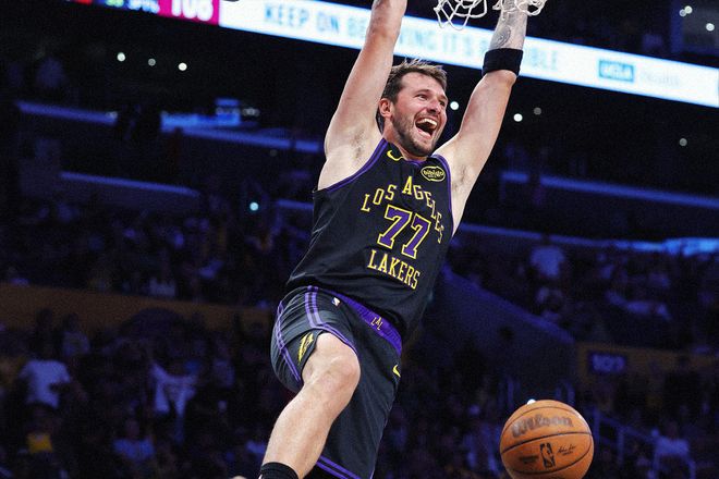 湖人轻取骑士东契奇砍42+12助创纪录 詹姆斯助队