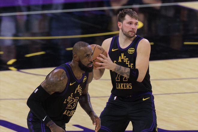 湖人轻取骑士东契奇砍42+12助创纪录 詹姆斯助队