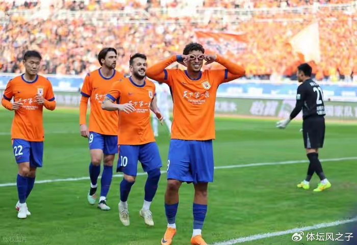 山东泰山主场不敌大连英博遭遇两连败 克雷桑重